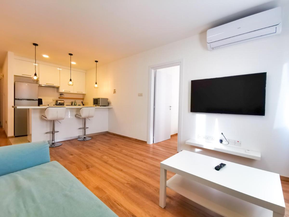 Citycenter Boutique Apartment Larnaca Exterior foto